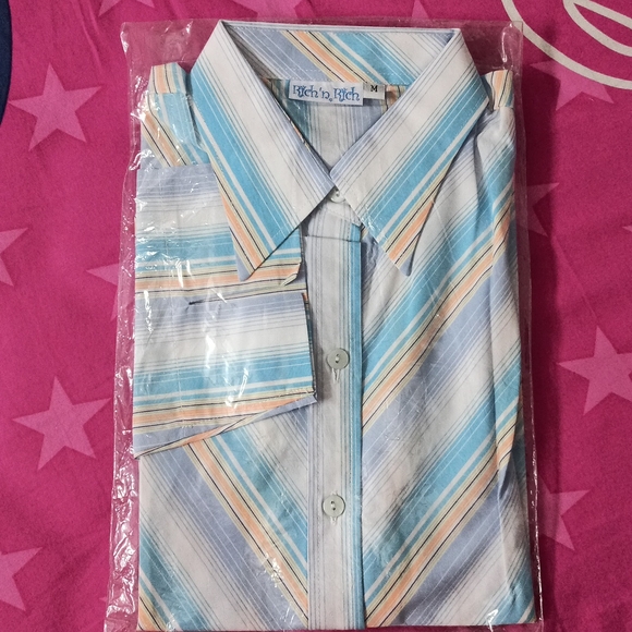 Ladies Shirt - Picture 6 of 6